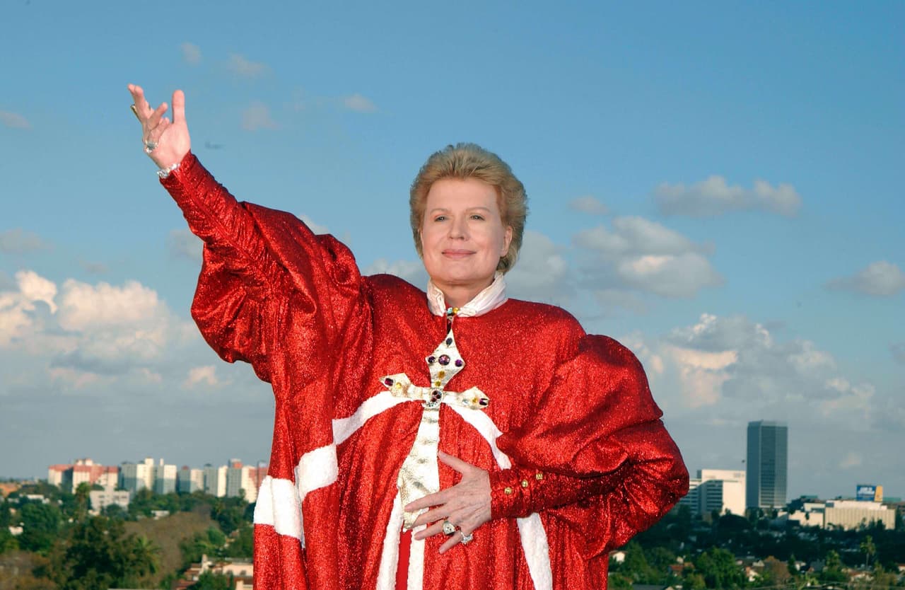 Aida, Betty, Ivonne y Dannette Benet, sobrinas de 
<b>Walter Mercado</b>, ofrecieron este domingo algunos detalles sobre el 
<b><a href="https://www.univision.com/local/nueva-york-wxtv/fallece-el-famoso-astrologo-puertorriqueno-walter-mercado-a-la-edad-de-87-anos">fallecimiento del legendario astrólogo</a></b>. A las cuatro les llamó la atención la forma en que ocurrió todo.