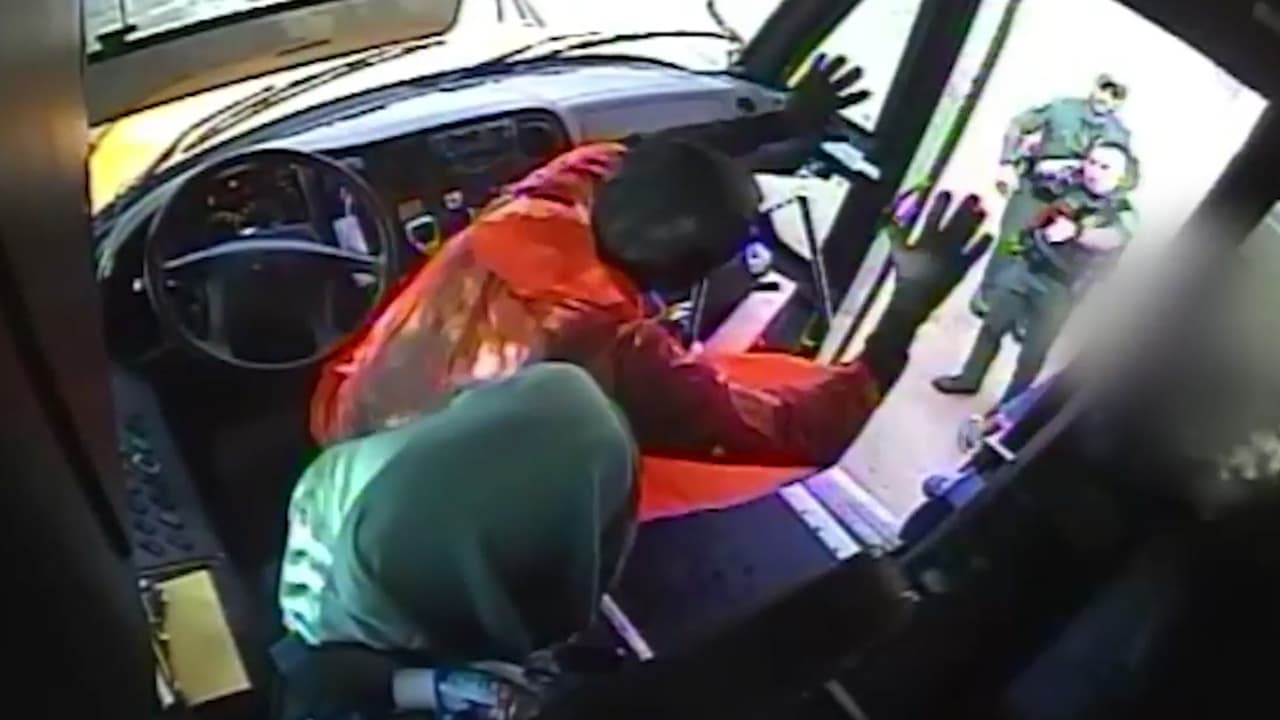 En video: mujer evita el robo de un autobús escolar en el condado Osceola 