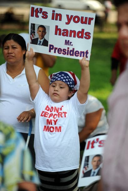 De acuerdo al reporte, se estima que del total de 4,3 millones de niños nacidos en EU, 340,000 son hijos de padres sin papeles migratorios.