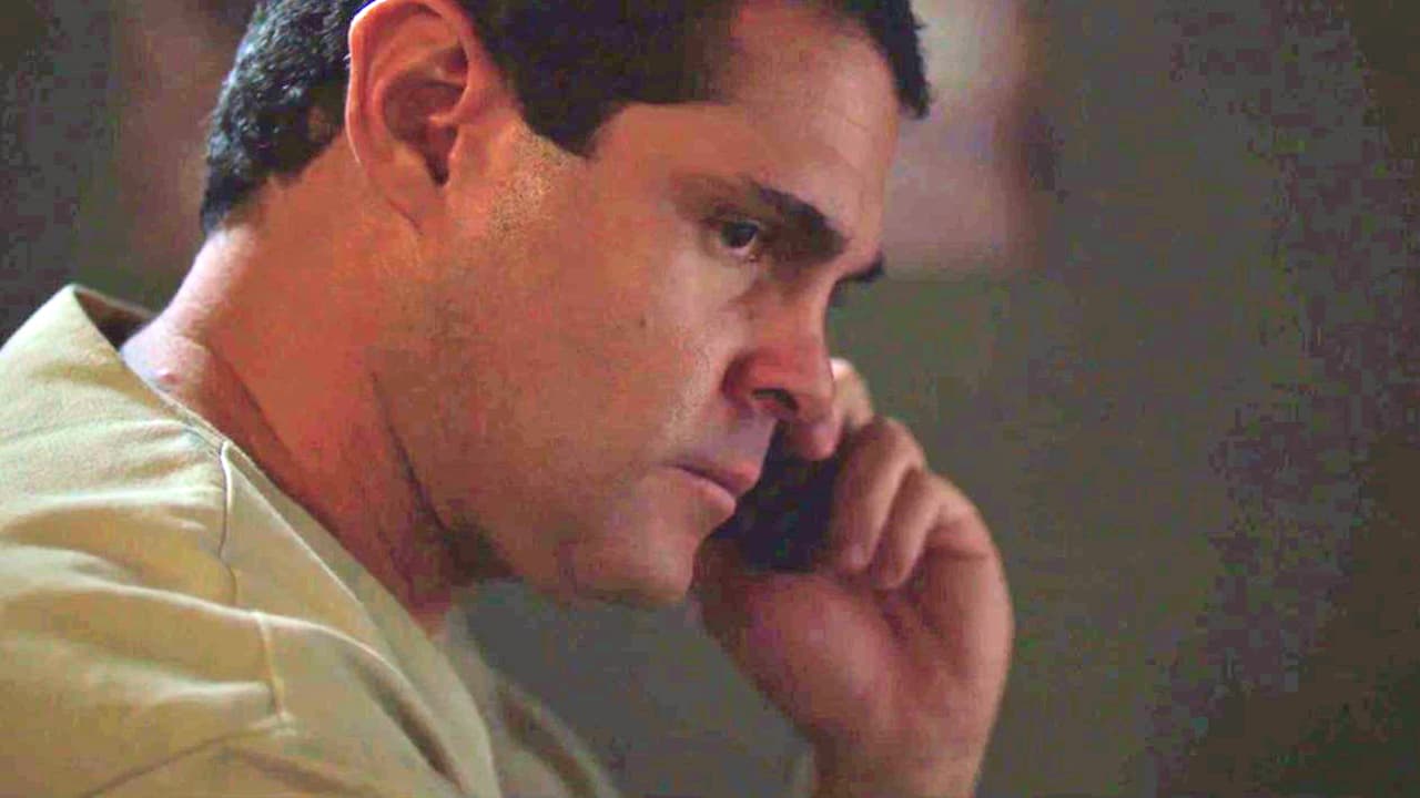 'The Chapo' learns that the government chose Avendaño brothers and looks for Ismael to ask him for help to get back his freedom.