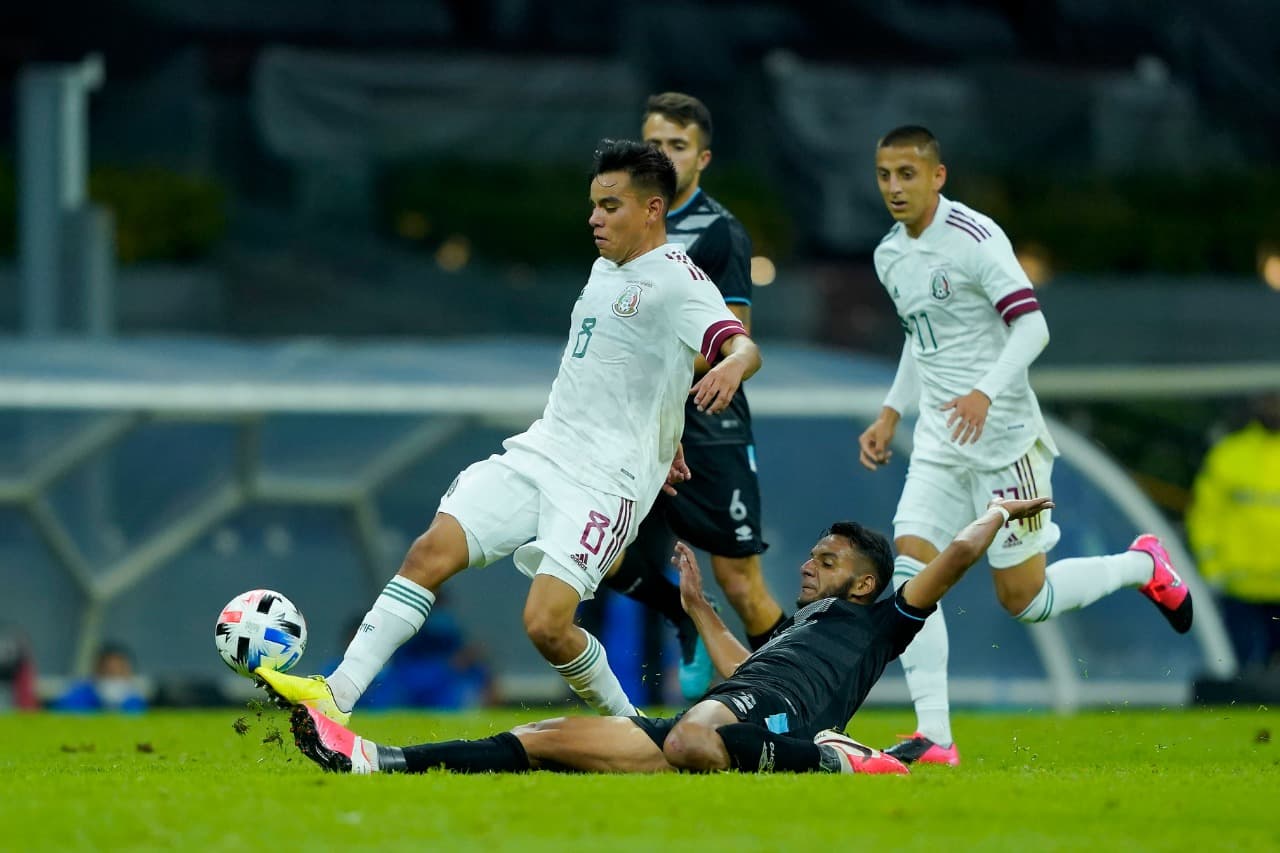 Con goles de Henry Martin, Sebastián Córdova y Orbelín Pineda, el tri vence cómodamente a Guatemala en el Estadio Azteca.