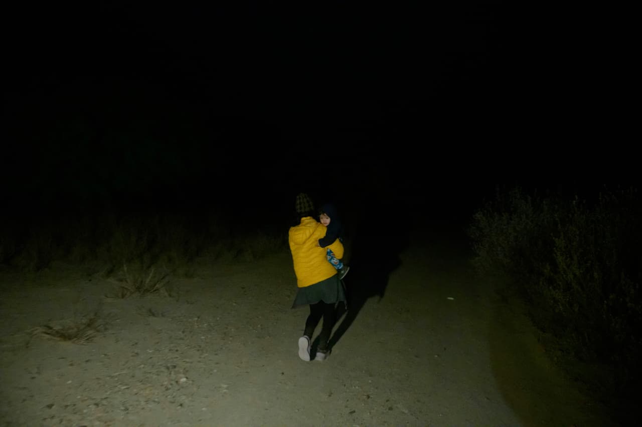 Un hombre es acusado de traer ilegalmente a su novia de México y amarrarla para que no volviera