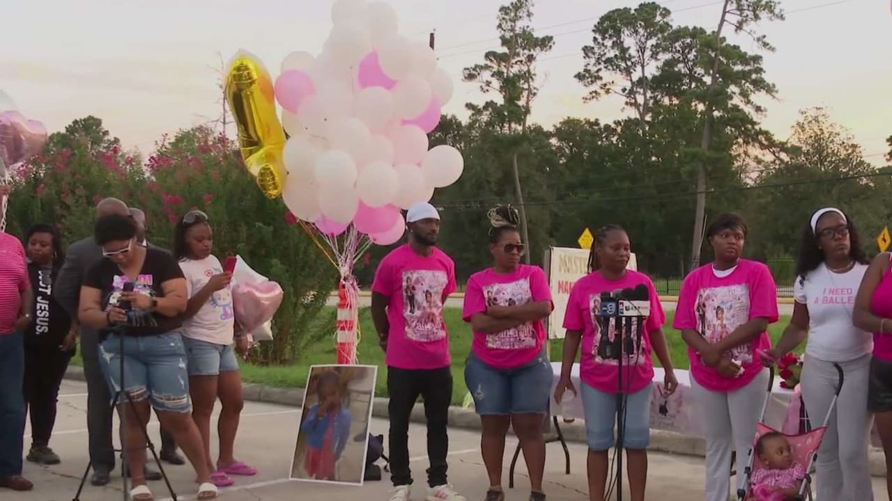 Rinden homenaje a la niña de 5 años que murió tras aparente incidente de ira al volante en Cypress