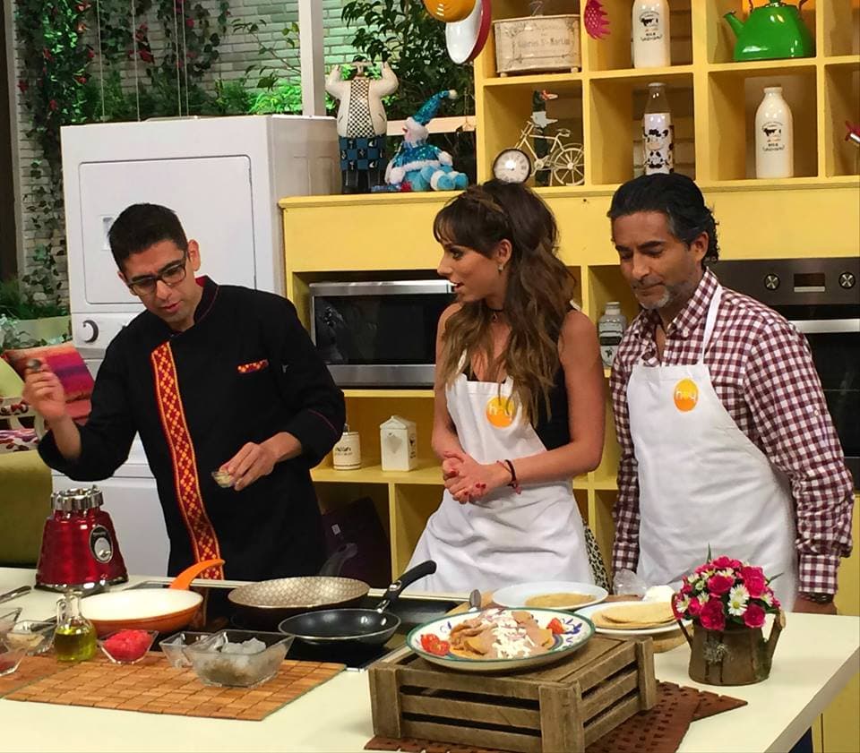 Natalia Téllez y el Negrito se metieron hasta la cocina.