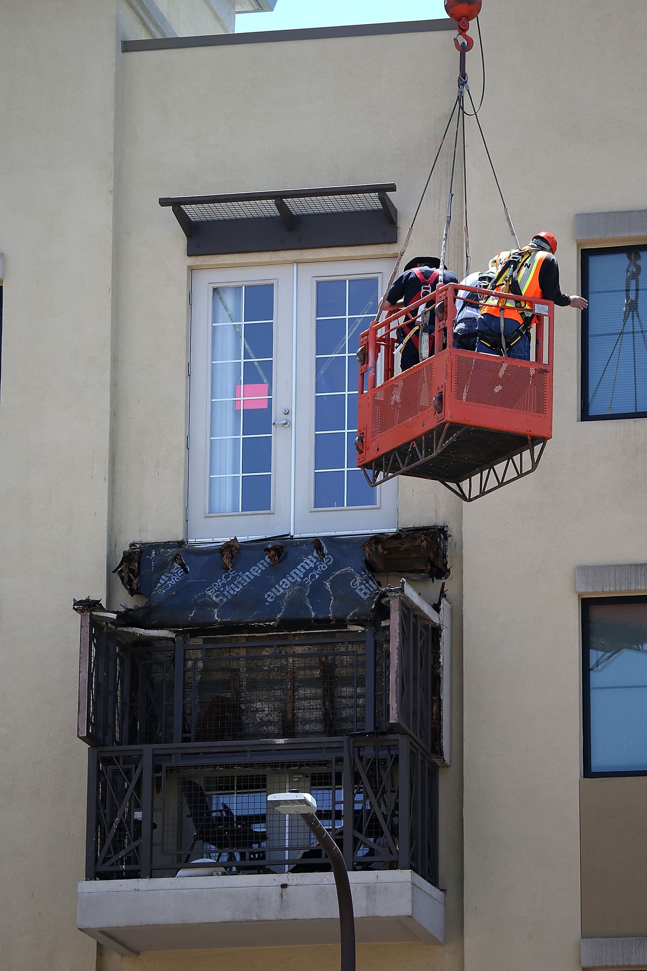 Seis personas murieron y otras siete resultaron heridas luego del colapso.