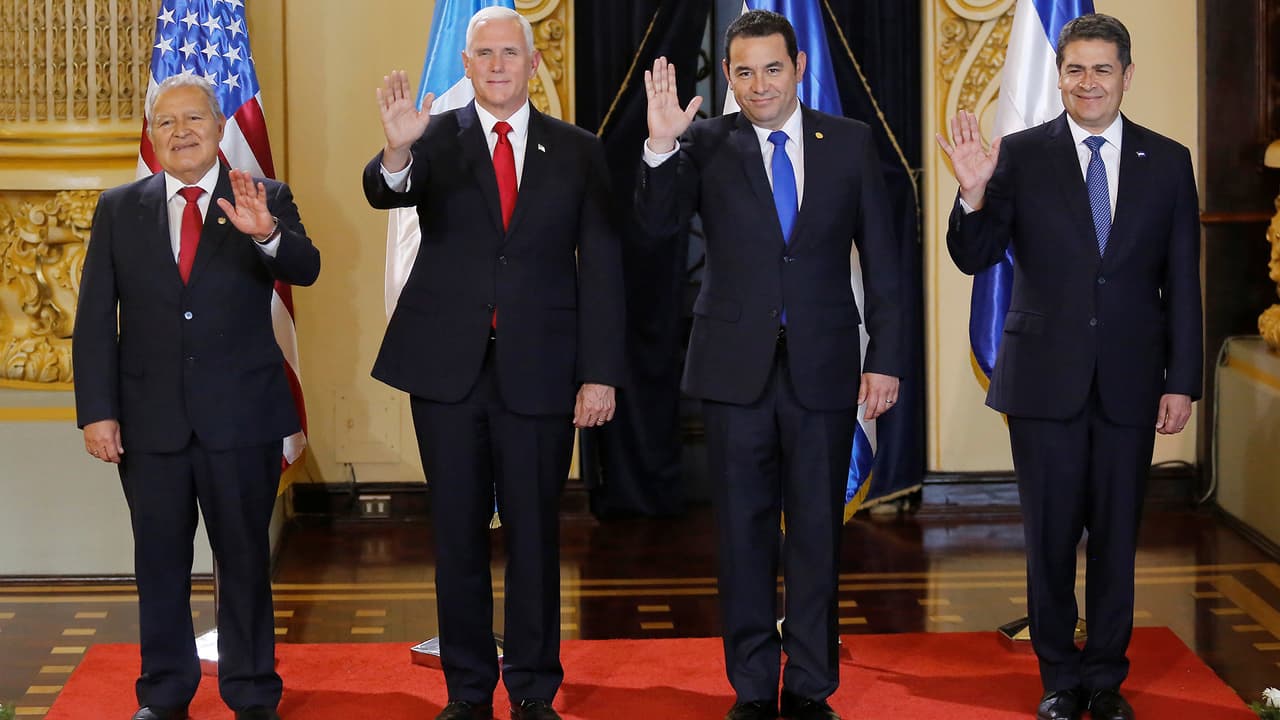"Retengan a sus niños", les recomienda Pence a los centroamericanos tras reunirse con presidentes del Triángulo Norte
