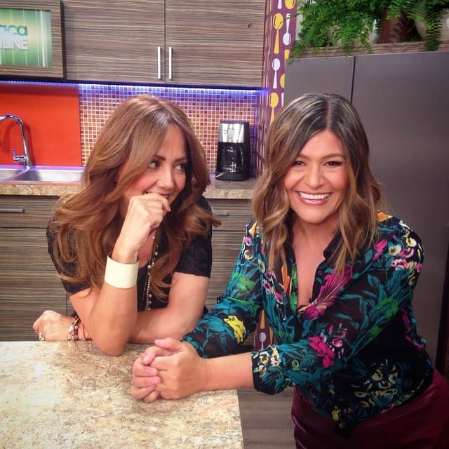 Martha Figueroa ya está lista para contarte los mejores chismes del espectáculo.