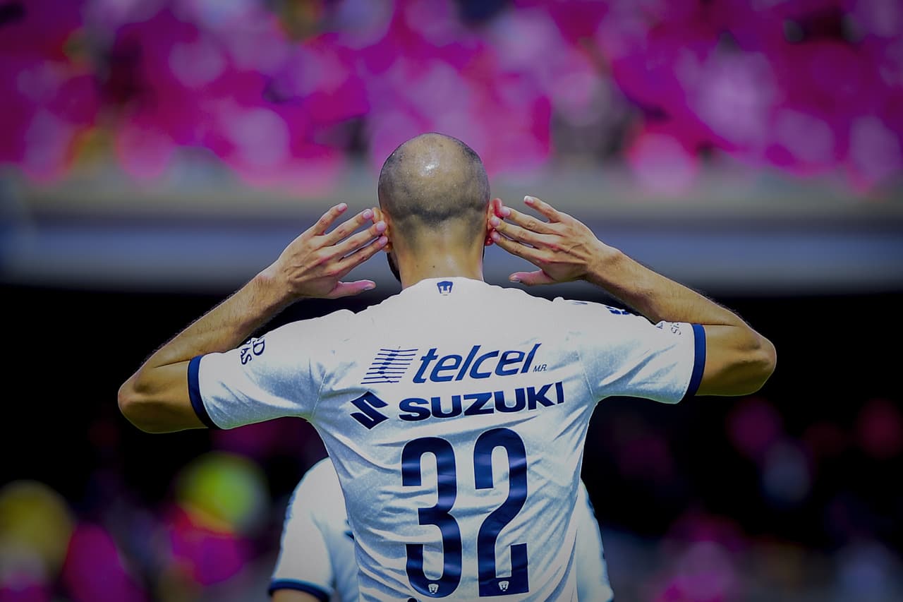 Pumas 1-2 León. Con goles de Macías y Tesillo, para La Fiera; por los locales descontó Carlos González.