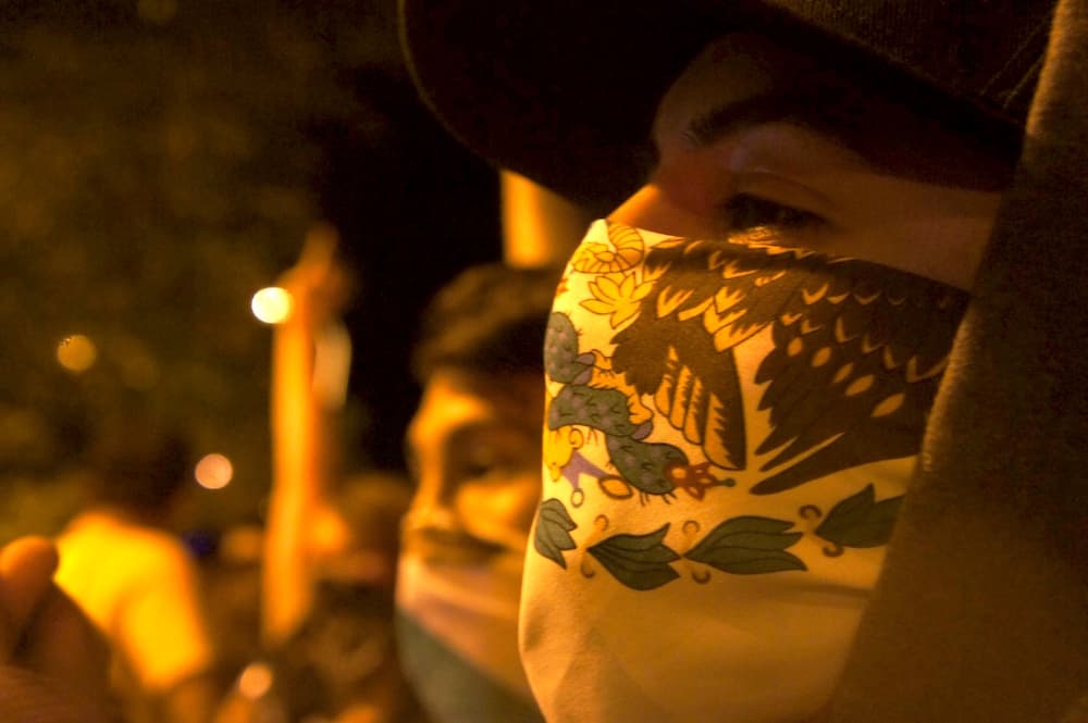 La bandera de México para cubrirse el rostro