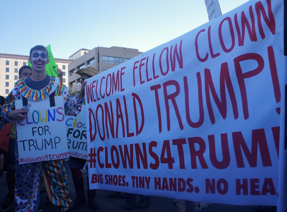 La retórica anti-inmigrante del magnate pasa factura en Nuevo México, de momento.