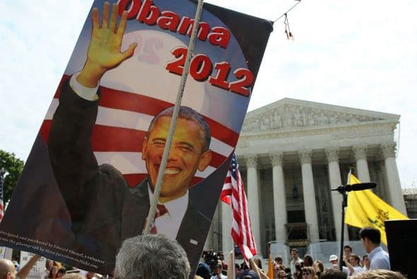 28 de junio. La Corte Suprema de Justicia declara constitucional la Reforma de Salud del Presidente Barack Obama. El máximo tribunal desestimó una demanda que solicitó su anulación. El dictamen (5 contra 4) permitió al gobierno seguir con la implementación de la ley que entrará en vigor en 2014. El fallo estableció como requisito que la obligación de tener un seguro médico.