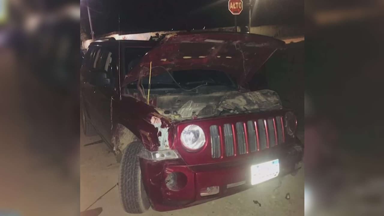 <b>Hombre atropella a su expareja, le pasa el carro por encima varias veces y una jueza lo deja en libertad</b>
<br>
<br>El pasado 23 de julio, Michel Cortés Ruiz, de 19 años, salió de una reunión con amigas y le pidió a un conocido que la llevara en motocicleta a su casa en el municipio de Chamelecón, en el norte de Honduras. Fabricio Matute, exnovio de la joven, los vio, los siguió y los atropelló en su camioneta, presuntamente por celos. Las víctimas, que quedaron en delicado estado de salud, aseguran que les pasó el vehículo por encima varias veces.