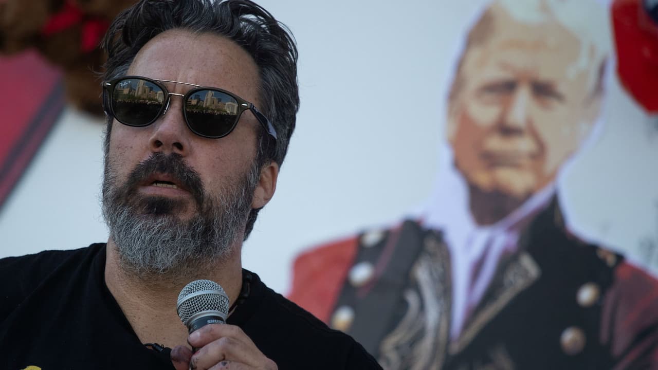 El padre de Joaquín Oliver, joven muerto en la masacre de Parkland, quiere una cosa de Trump: que visite el cuarto vacío de su hijo