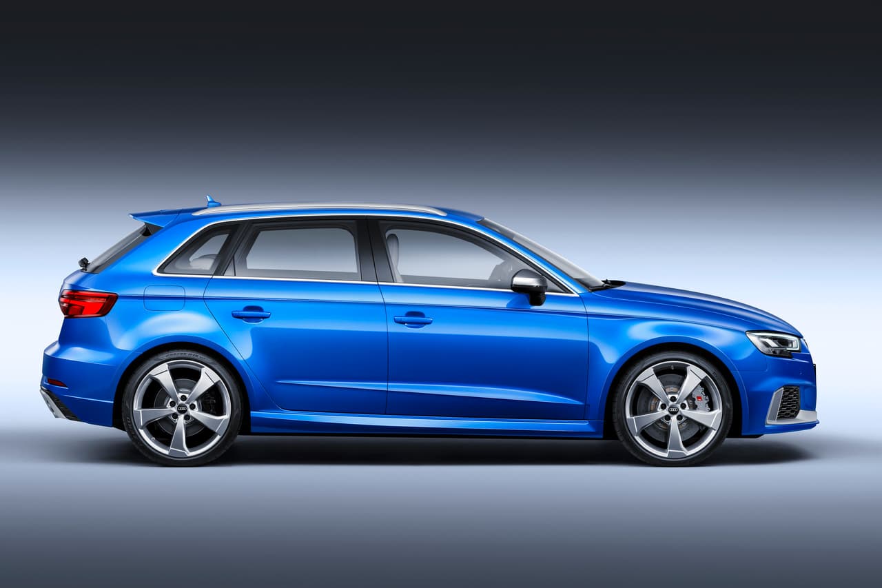 Static photo, Colour: Ara Blue