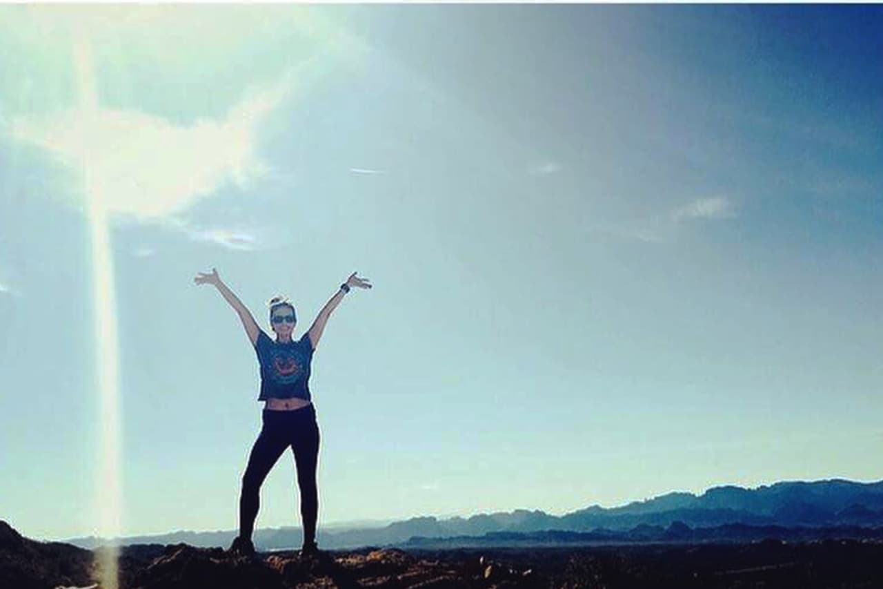 Mujer de Arizona muere tras caer 500 pies cuando escalaba el Half Dome en el Parque Nacional Yosemite 