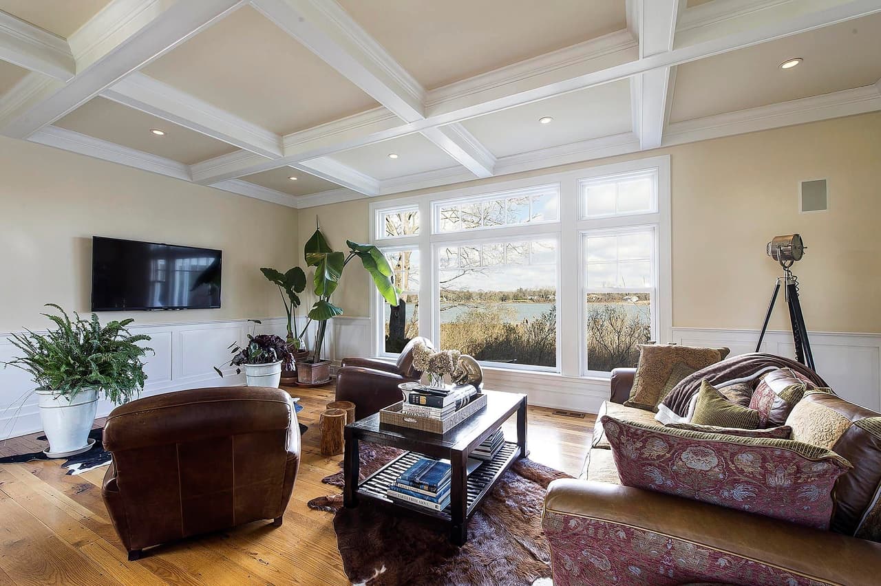 La casa ha sido sede del descanso de otras celebridades como las
<b> <a href="https://www.univision.com/famosos/los-glamorosos-looks-que-las-hermanas-kardashian-jenner-lograron-para-celebrar-la-navidad-fotos" target="_blank">hermanas Kardashian</a>. </b>
<br>