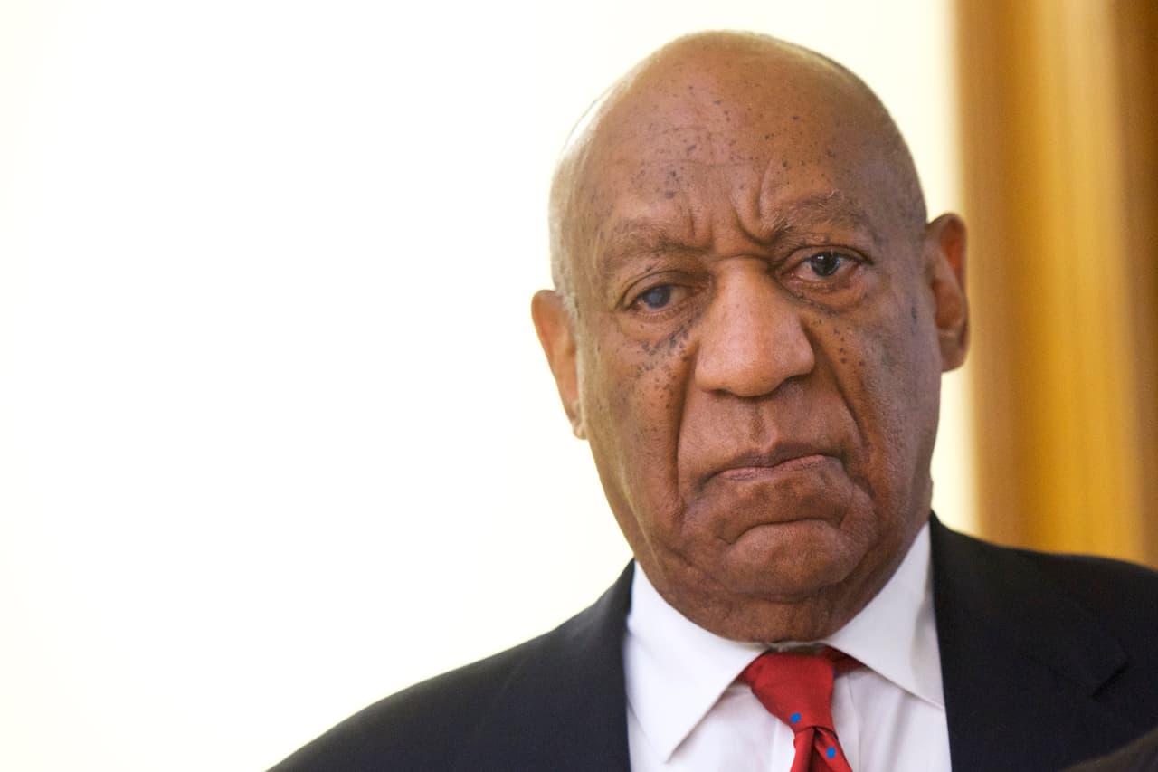 Bill Cosby fue declarado culpable por agresión sexual y estuvo más de dos años en la cárcel, antes de ser anulada su condena y salir nuevamente en libertad.
