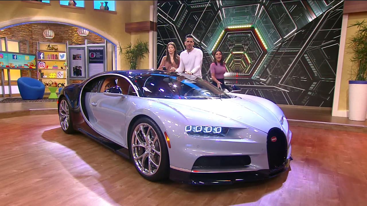 Ana y Francisca tampoco se iban a quedar atrás, ellas también quería subirse en este auto de lujo.