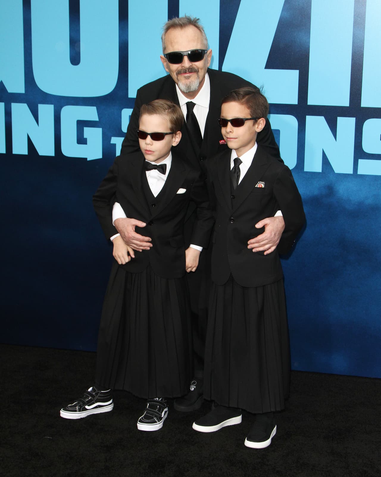 Cuando la pareja se convirtió en papás, la ley española no permitía que fueran registrados como hijos en común, por lo que cada uno los registró por separado. Los de Bosé son siete meses más grandes que los de Palau.
<br>