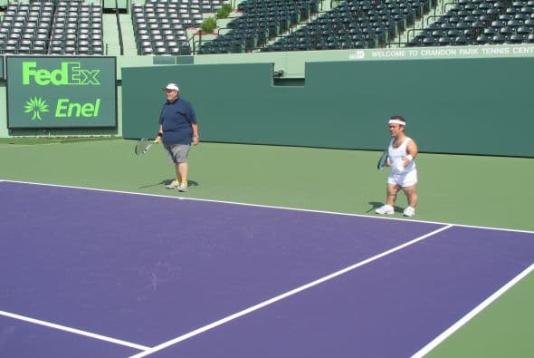 A jugar tenis con El Gordo y La Flaca