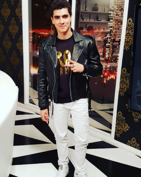 A este galán lo vimos en "Mañana es para siempre" y "Mi corazón es tuyo". Además es cantante.