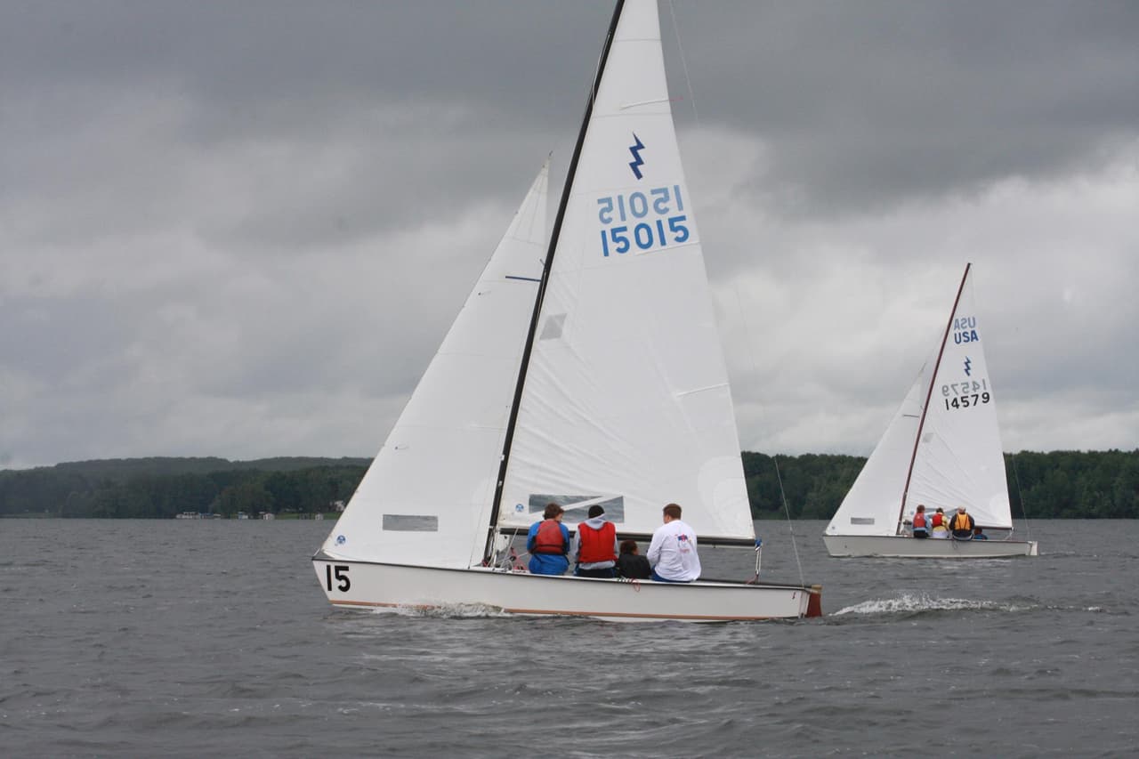 Pymatuning es uno de los parques estatales más visitados de Pensilvania y sus visitantes pueden encontrar diversión navegando, pescando, nadando, acampando y disfrutando de otras oportunidades recreativas.