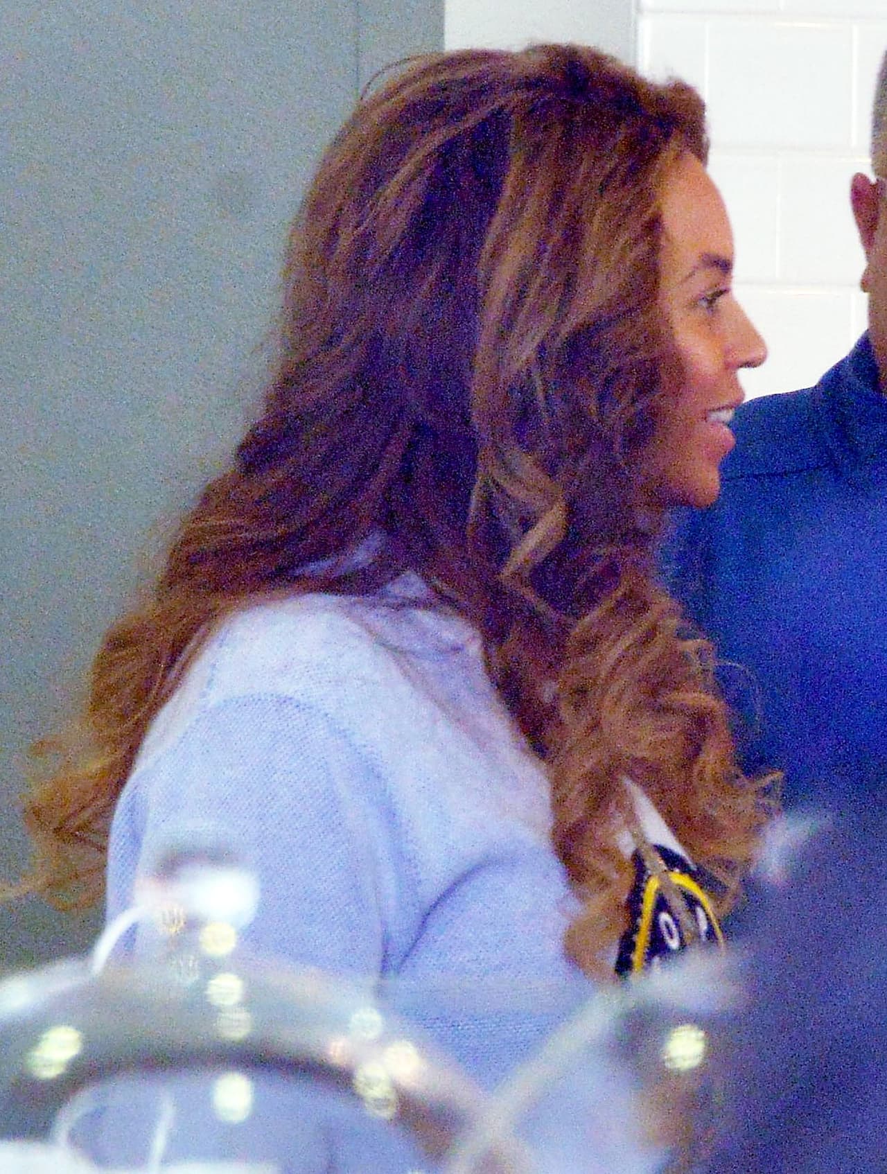 Fuertes rumores aseguran que Beyoncé está embarazada, y que como sea trata de ocultar su pancita.