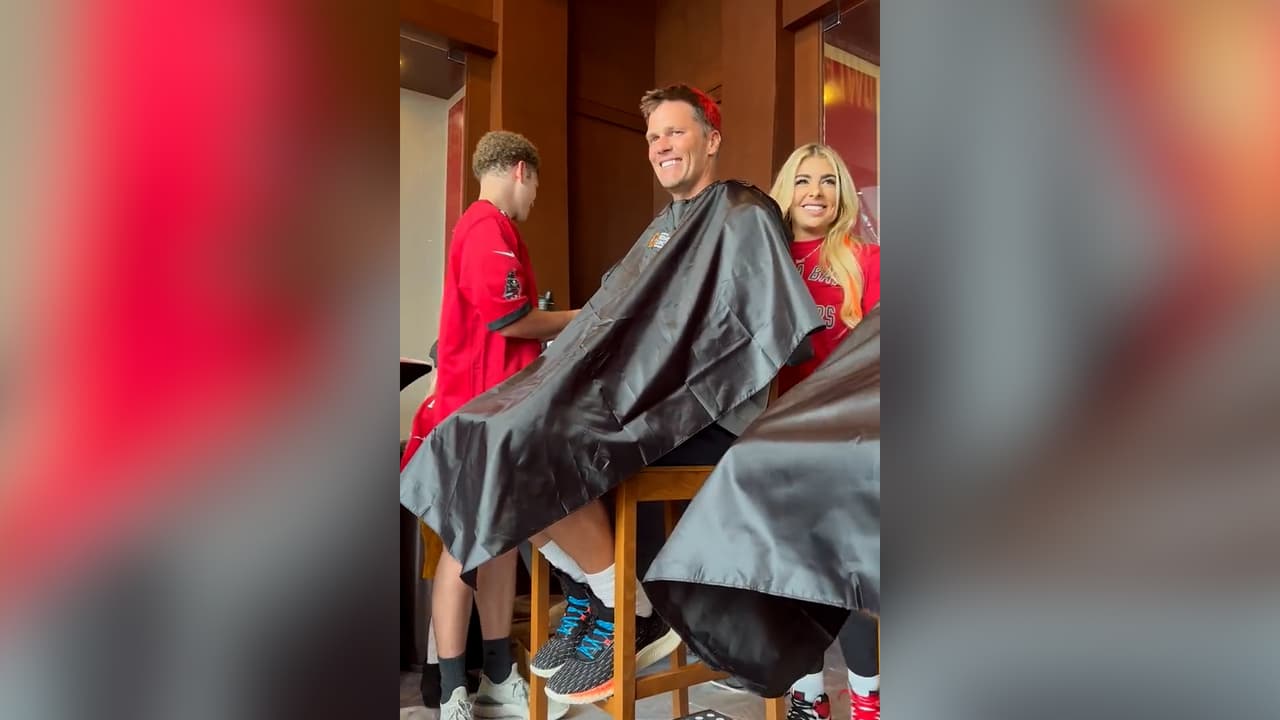 Jugadores de los Bucs se tiñen y cortan el cabello para ayudar a combatir el cáncer infantil