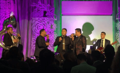 Y no podía faltar el clásico 'palomazo' donde los músicos intérpretaron el tema: 'No me pidas perdón', éxito de banda MS y compuesto por Horacio Palencia.