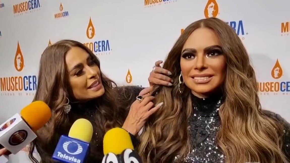 Al hacer la comparación con el resultado de la figura de cera, Galilea señaló que notó que le faltó un poco de ensanchamiento de caderas, para que quedara idéntica a ella. "Mis caderas son mis caderas, ¿creen que le faltó? La verdad sí, un poquis", dijo entre risas.