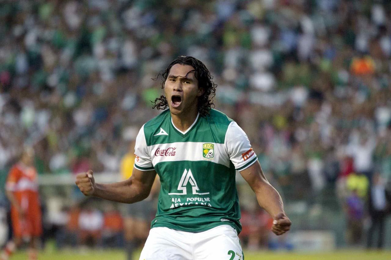 Para el Apertura 2011, el Gullit llega en calidad de cedido al Club León en el Ascenso MX. Tras consagrarse como titular en el club, el León consiguió su ascenso a la Liga MX.