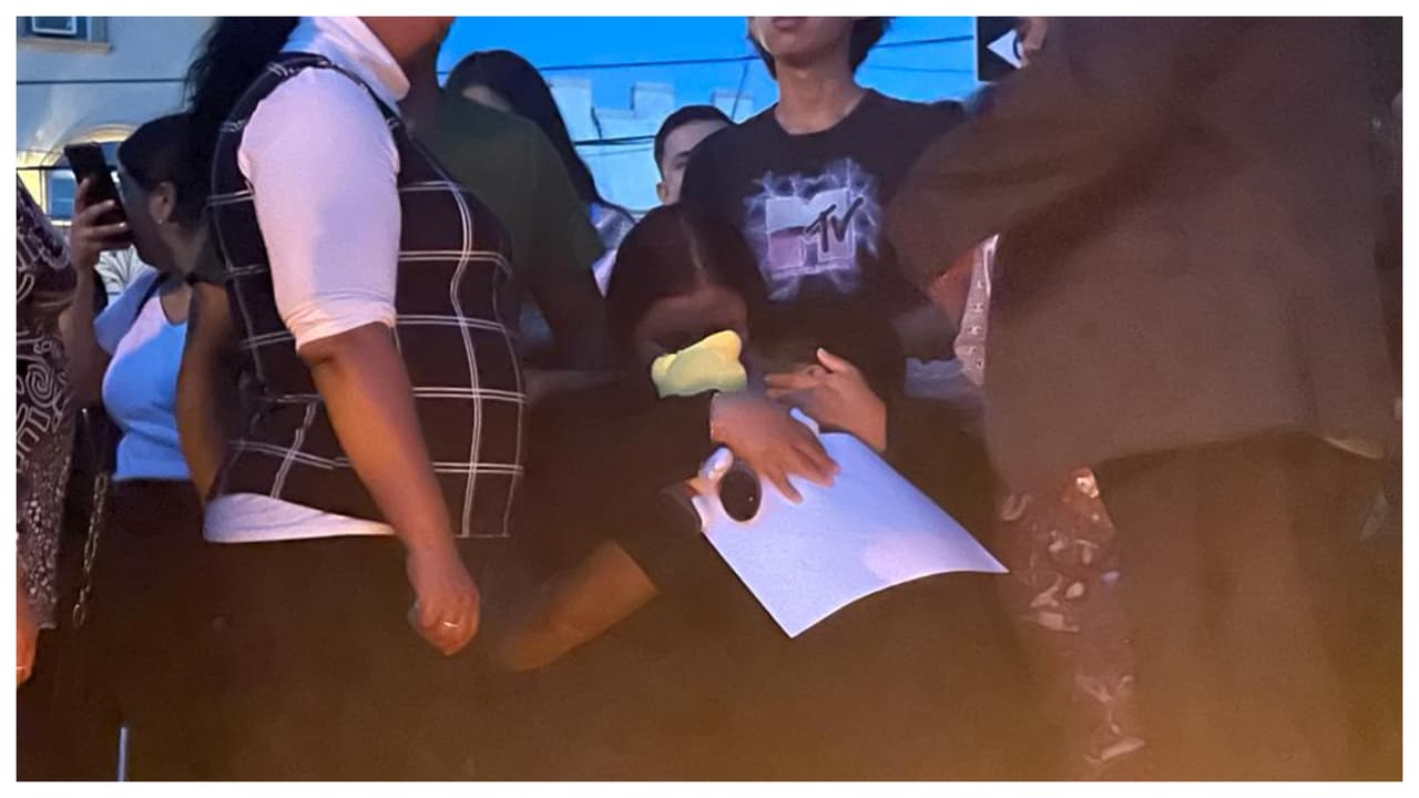 Como le gustaba estudiar, ya tenía todos sus útiles escolares para el regreso a clases.