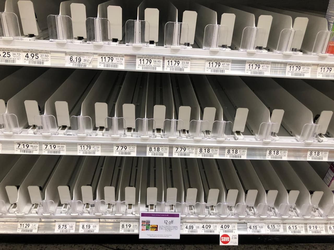 Los remedios para la tos también se agotan una vez que se llenan los estantes. 
<br>