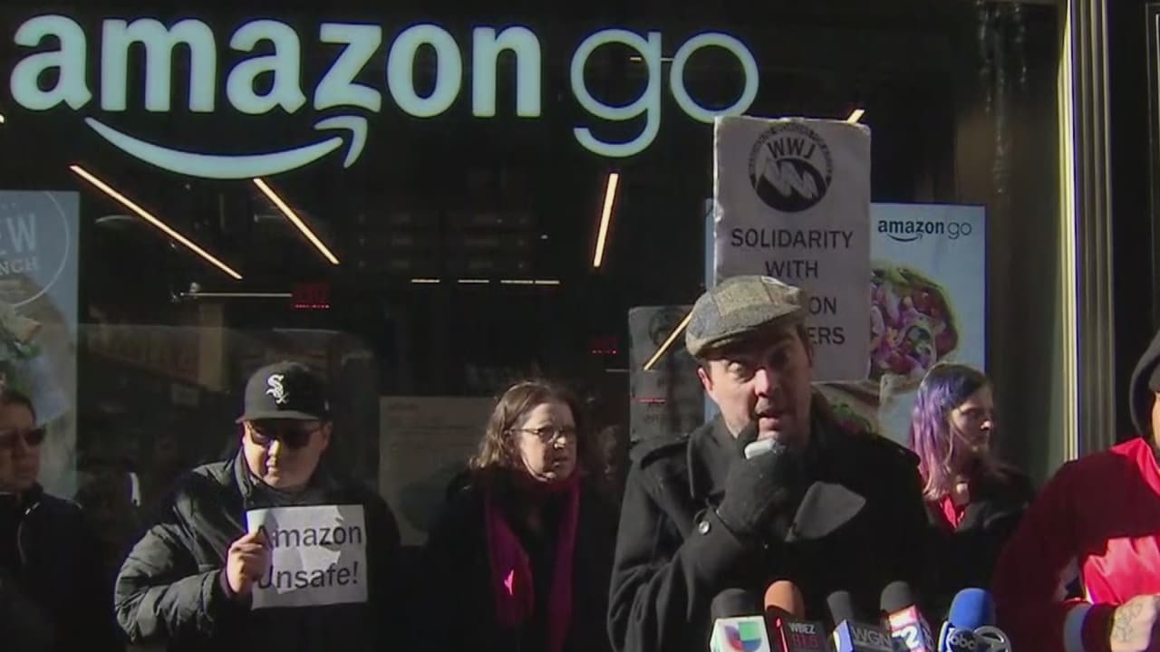 Denuncian situaciones riesgosas para empleados que trabajan en las bodegas de paquetería de Amazon
