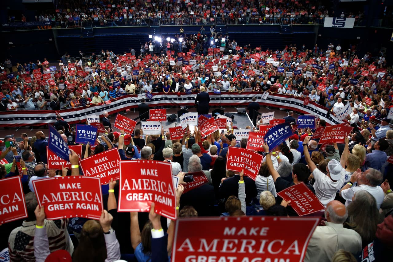 La multitud del evento de Trump en Akron (Ohio).