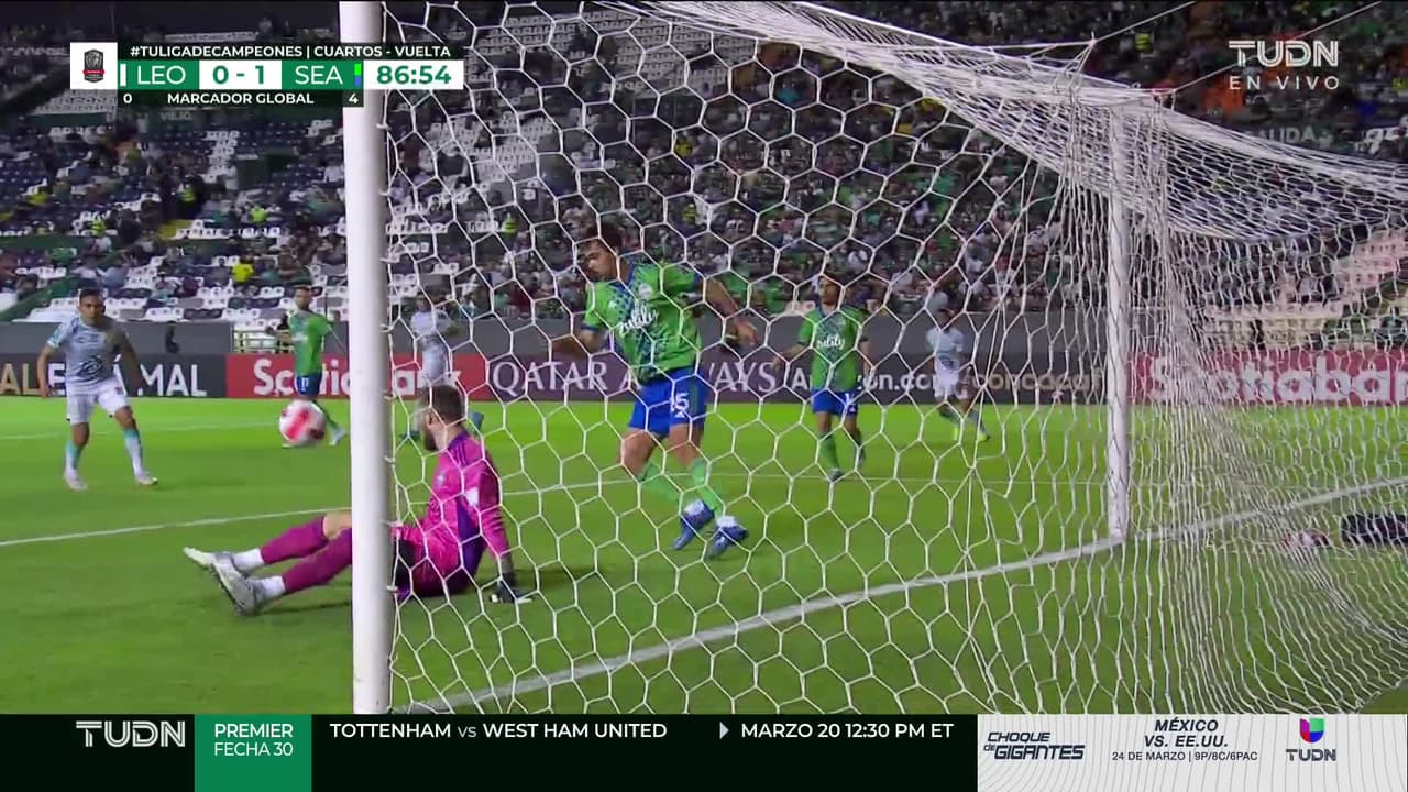 ¡TIRO ATAJADO! disparo por Jean Meneses.