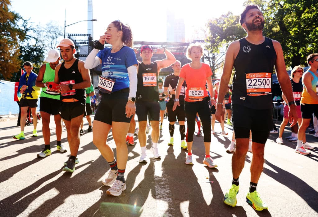 El recorrido de 42,2 kilómetros atravesó los cinco distritos de Nueva York, iniciando en Staten Island y finalizando en Central Park. Esta edición marcó el 48º año consecutivo en que la carrera abarca los cinco distritos.