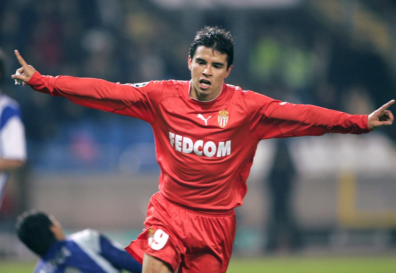 Javier Saviola también pasó por el equipo monegasco. El 'Conejito' estuvo allí por un año a préstamo desde el Barcelona.