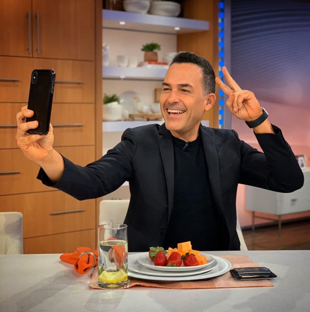 Bueno, y esta de Carlitos no se queda atrás (aunque él asegura que estaba en videollamada con unos amigos, ¿le creemos?).