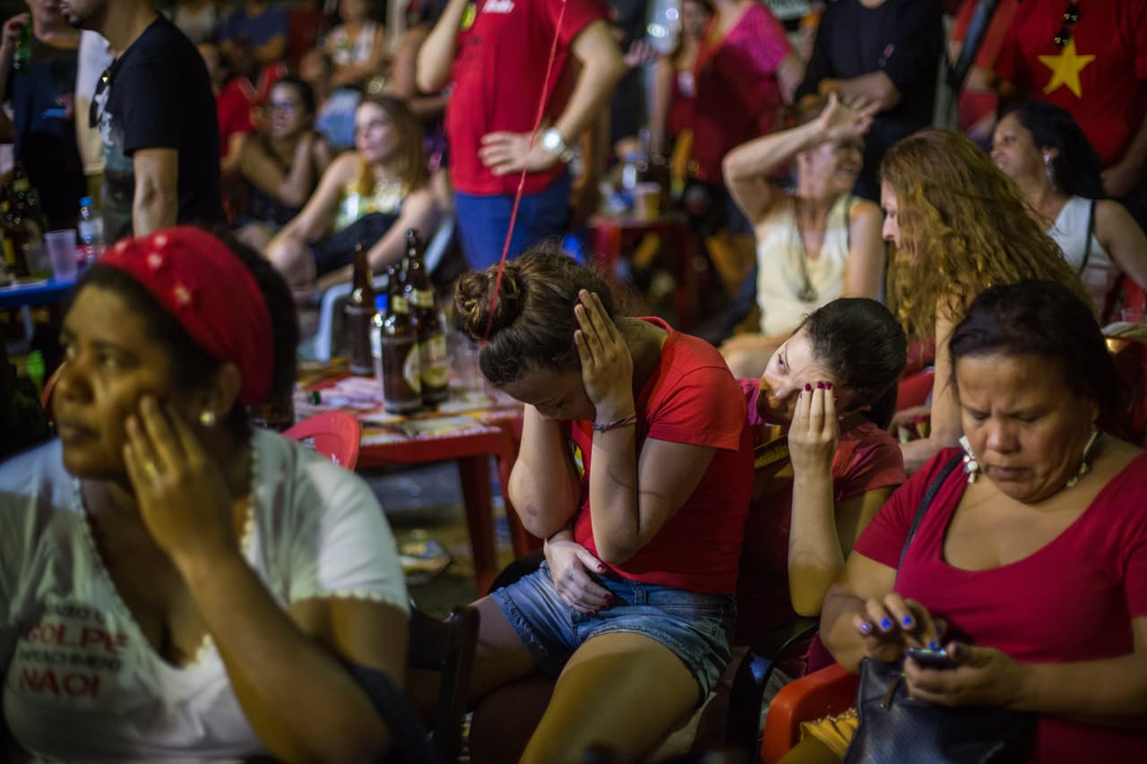 Los partidarios de Rousseff ven el juicio político como un "golpe de Estado".