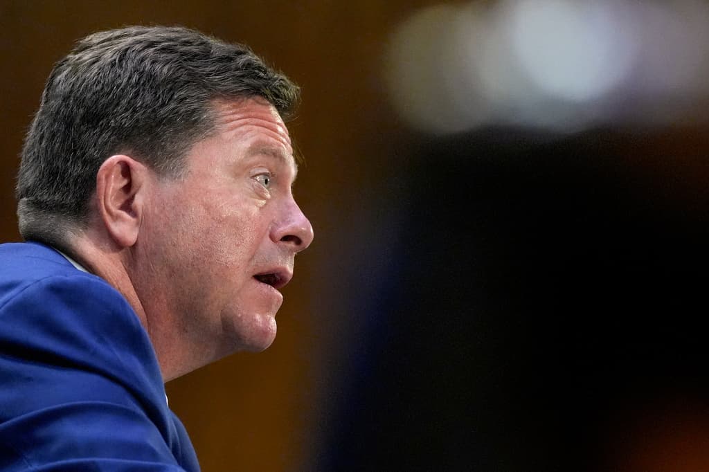 El Senado confirma a Jay Clayton como nuevo director de Inteligencia Nacional de Estados Unidos