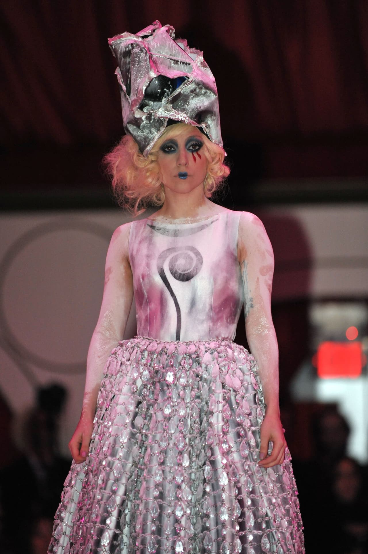 Sí te gusta 'Alicia en el País de las Maravillas' copia esta idea perfecta: La reina roja y la reina roja al mismo tiempo.