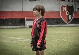 Video de Lionel Messi jugando a los ocho años de edad se vuelve viral