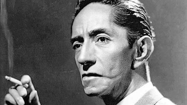 Ángel Agustín María Carlos Fausto Mariano Alfonso del Sagrado Corazón de Jesús Lara y Aguirre del Pino, conocido como Agustín Lara o 'El Flaco de Oro' fue un compositor e intérprete mexicano de canciones y boleros que, a pesar de su físico, conquistó con su voz y música a algunas de las mujeres más hermosas de la época dorada del cine mexicano. 'María bonita' la compuso para honrar su amor con la legendaria María Félix.