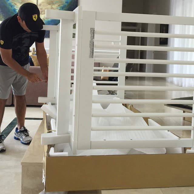 Su esposo ya armó la cuna, ¡qué emoción!