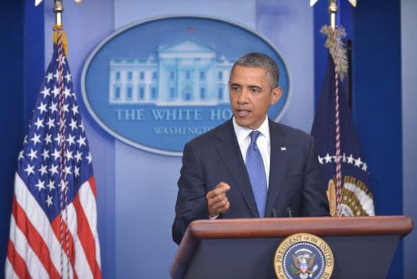 El presidente Barack Obama y líderes del Congreso se reunieron a puerta cerrada este viernes para discutir los diferentes puntos de vista que puedan solucionar el "abismo fiscal". Ninguno de los políticos dio declaraciones de inmediato, pero una fuente dijo que Obama no iba a hacer una nueva propuesta. Ver toda la información