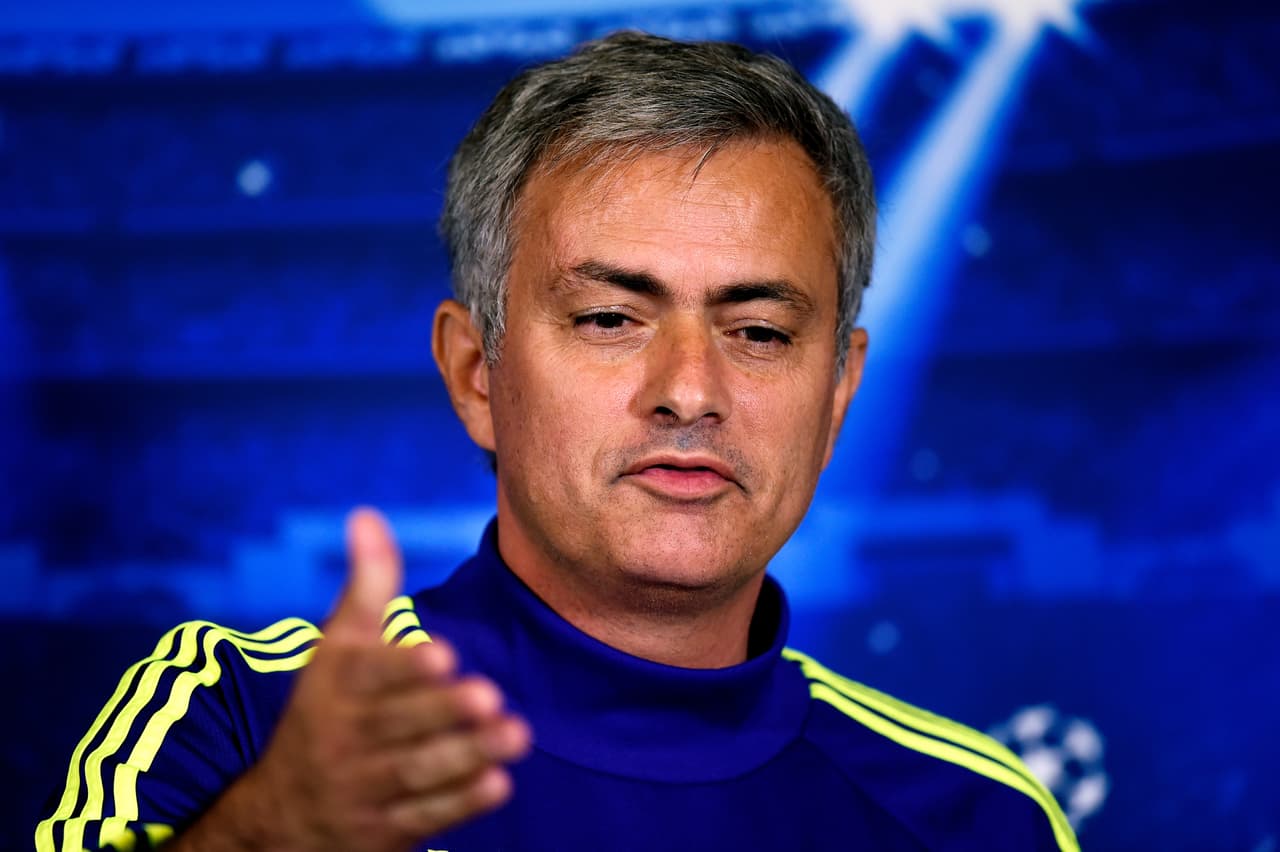 Instalado de regreso en la Premier League con su amado Chelsea, Mourinho aprovechó la lejanía de Londres para arremeter contra su ex favorito Cristiano Ronaldo. “Él cree que lo sabe todo”, señaló el portugués sobre su compatriota.