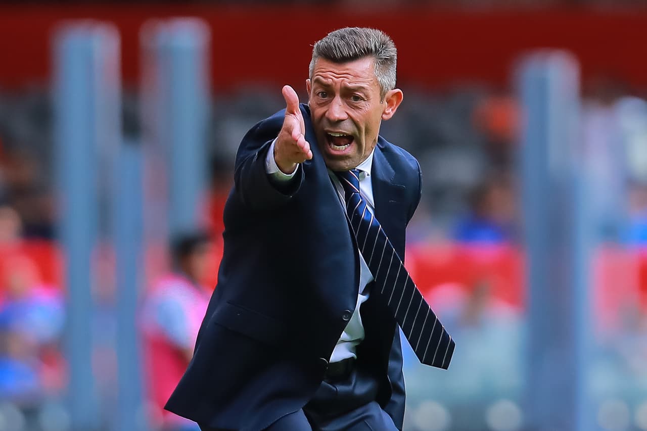 Pedro Caixinha habló de un jugador de otro equipo.