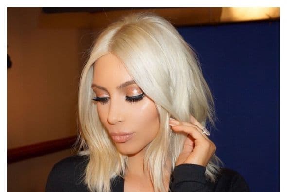 ¿Quién iba a pensar que la Kardashian se vería tan bien de rubia?