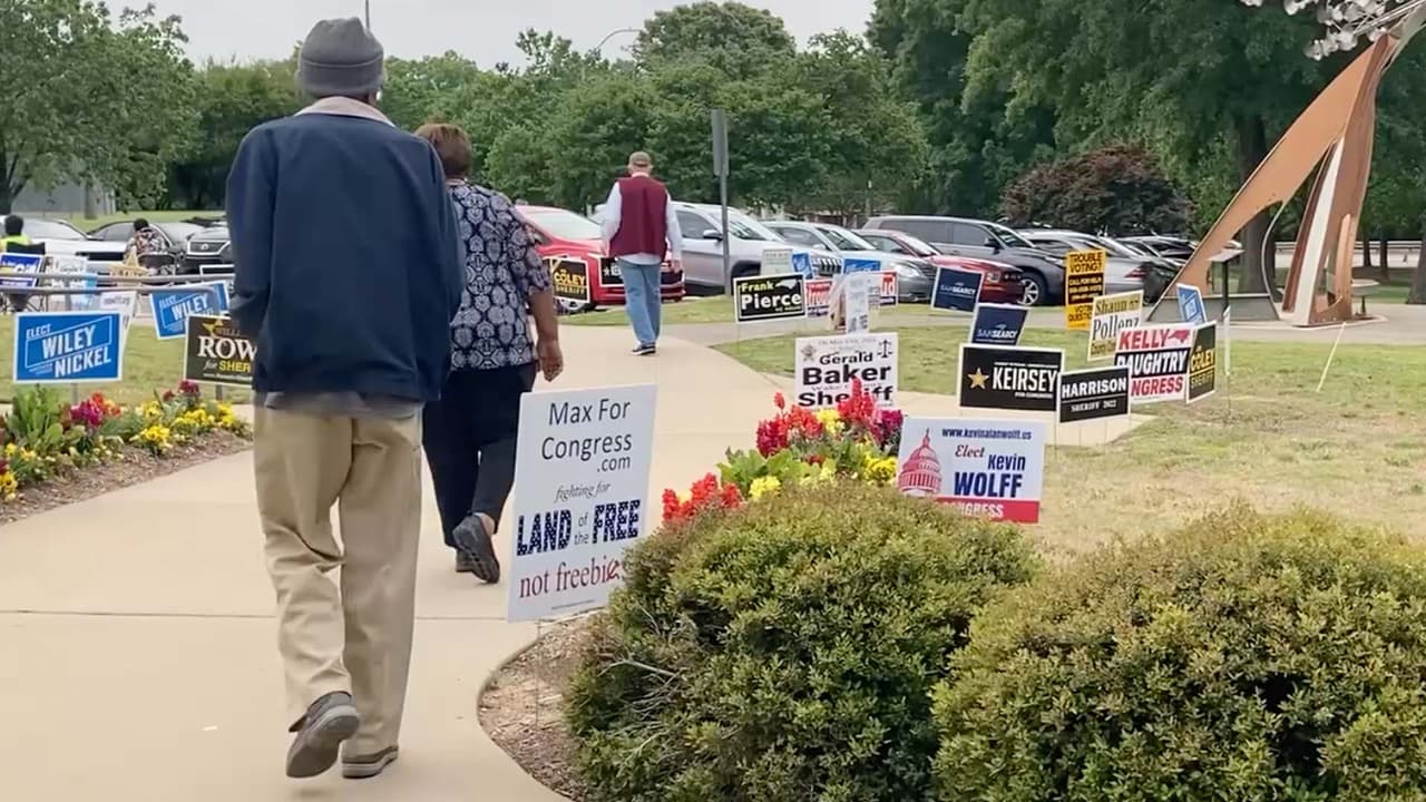 Más de 577,000 electores participan en la votación anticipada en NC, casi el doble que en 2018